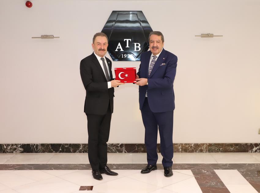 İL Başkanı Yener Yıldırım'dan Ticaret Borsasına Ziyaret