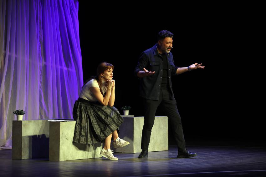 “Leyla ile Mecnun Değil” Yenimahalle'de sahnelendi