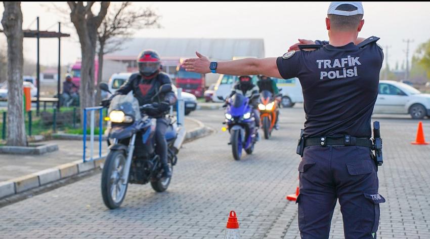 Kask Takmayan 475 Bin 976 Sürücüye İşlem Yapıldı